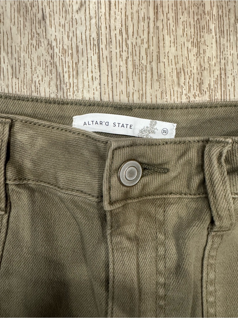 Altar'd State Military Green Baggy Wide-Leg Utility Cargo Pants - Picture 4 of 9